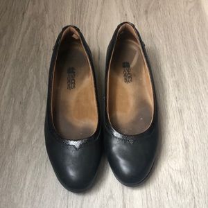 Non-slip flats